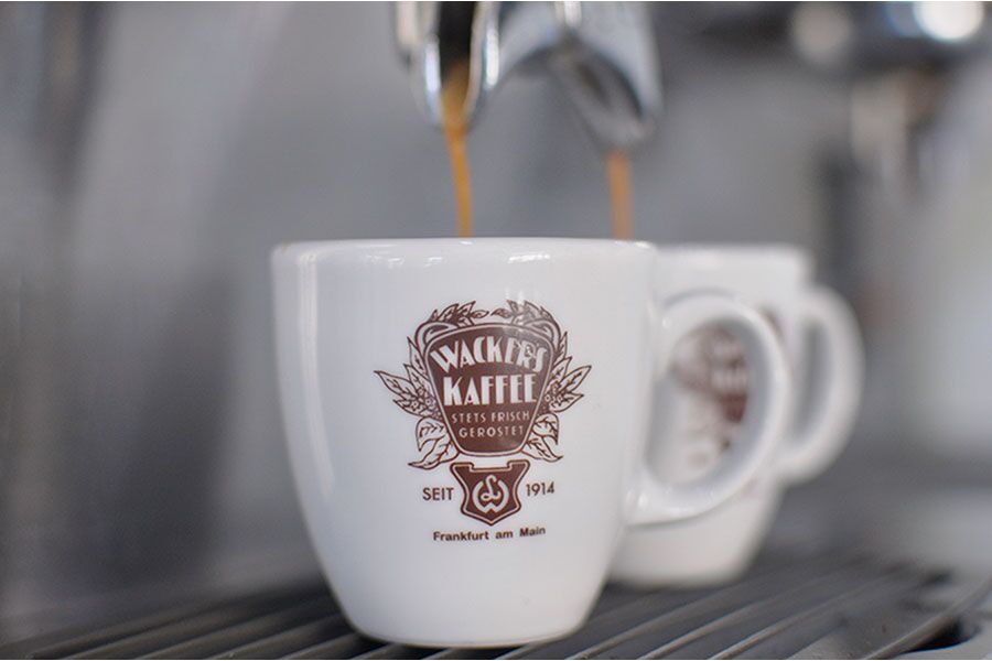 Für unseren Kaffee verwenden wir Bohnen von Wackers Kaffee aus Frankfurt